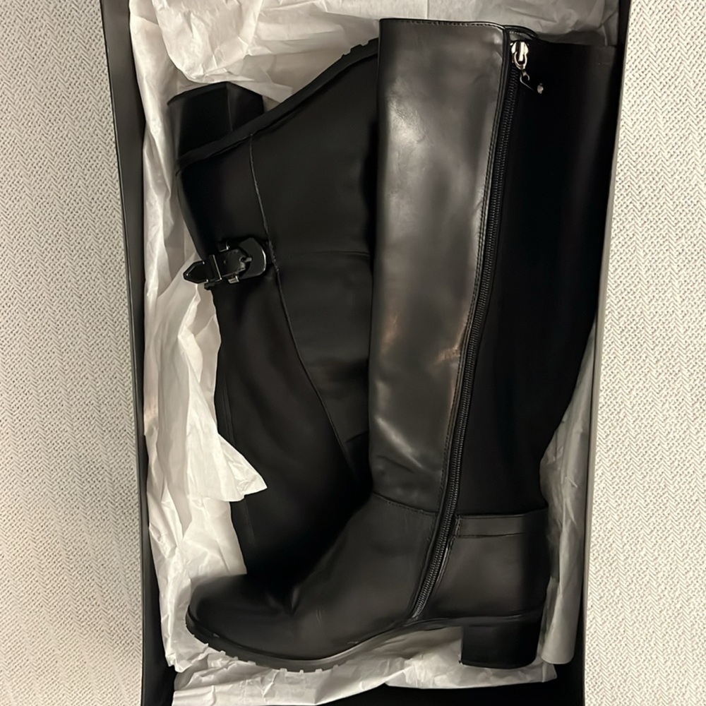 Tahari Black Karen Tall Riding Boots. Women’s Size 8M. Side zipper. Like new!!